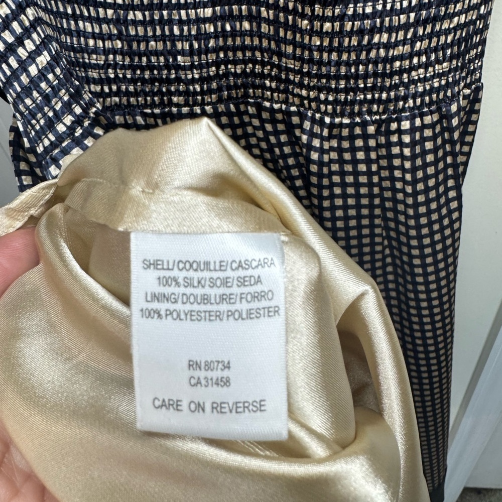 BCBGMaxAzria 100% silk V-Neck Waisted Dress navy/taupe - Picture 5 of 7